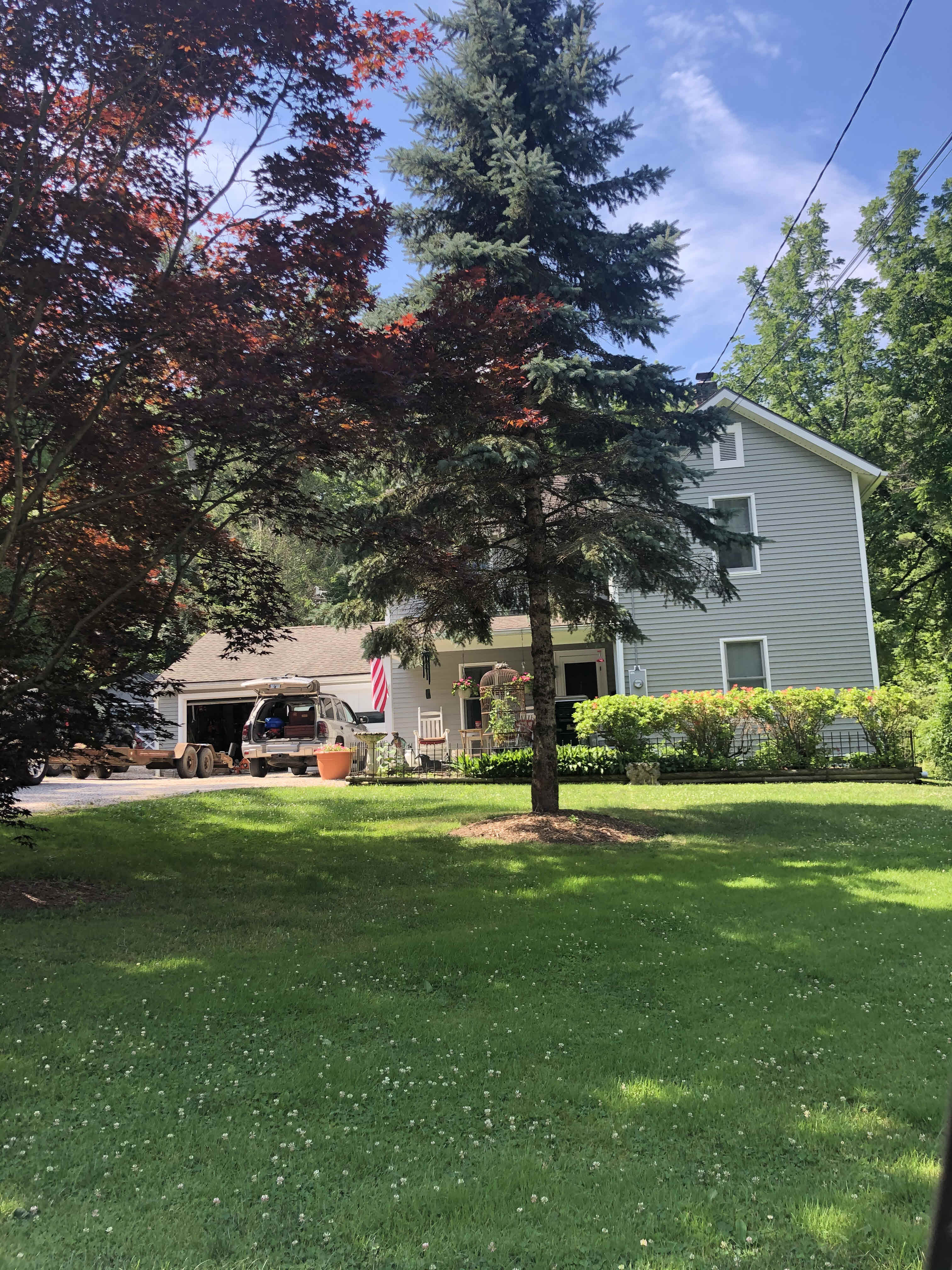 Building photograph for 105 FARNUM ROAD